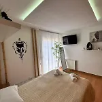 Seahomes Vacations - Charming House With Private Pool Dom wakacyjny