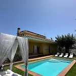 Seahomes Vacations - Charming House With Private Pool Dom wakacyjny