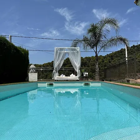 Seahomes Vacations - Charming House With Private Pool